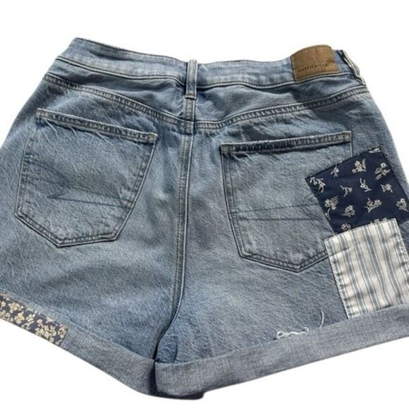 American Eagle Outfitters Women's Blue Patchwork Cuffed Mom Jean Shorts Size 8 - Picture 2 of 7